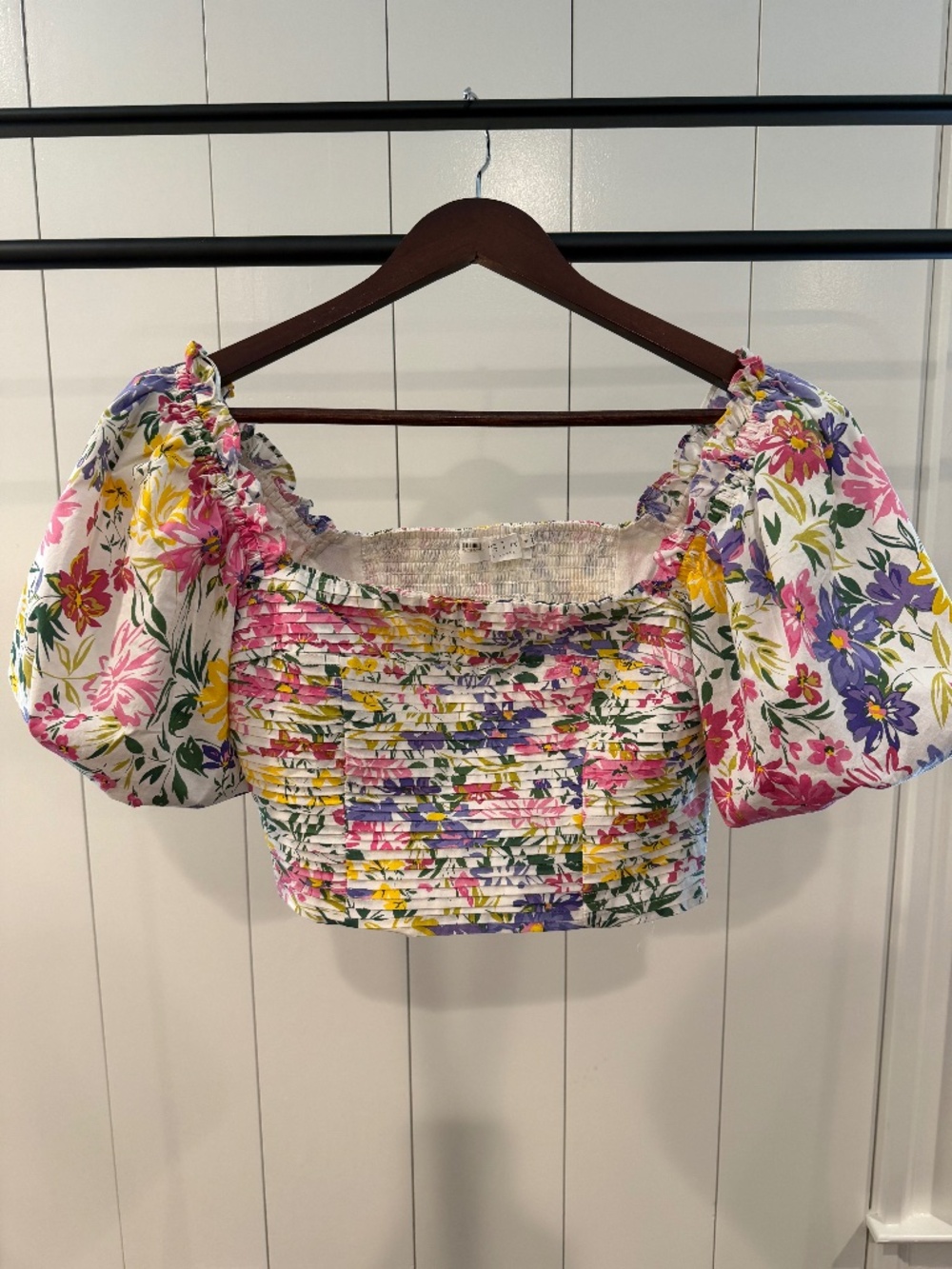 ASTR Cropped Floral Top
